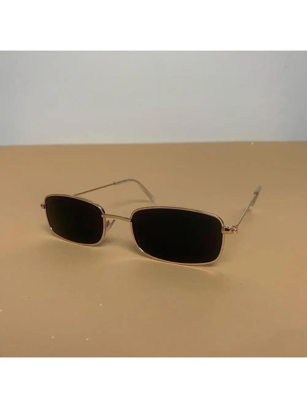 Y2k 2000s vintage black and gold unique slim style silver mirror lense